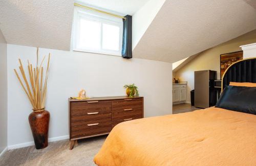 Lee's Summit House | Private Suite Near It All - Prime Location