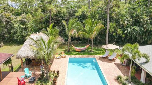 Hunt Club House | Private Tropical Paradise Guesthouse!