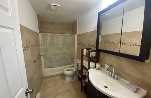 Easton House | Private Upstairs Apartment in Forks with WiFi, AC, and Quiet.