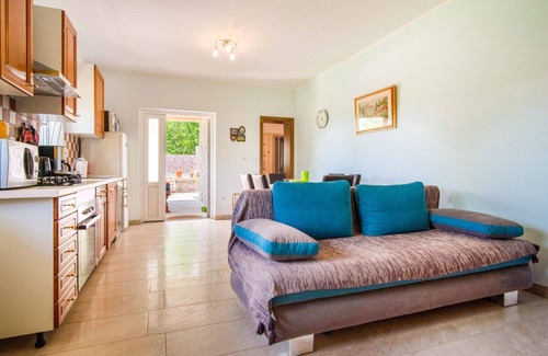 Klana House | Private Villa with A/C, private pool, WIFI, TV, terrace, pets allowed, panoramic view, parking