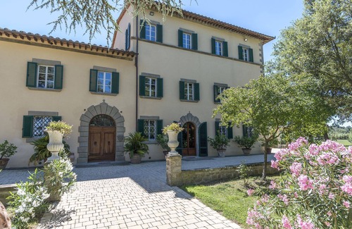 Cortona Villa | Private Villa with private pool, A/C, WIFI, hot tub, TV, patio, panoramic view, close to Cortona