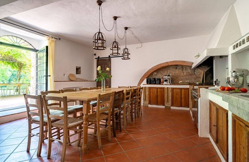 Montaione Villa | Private Villa with WIFI, A/C, private pool, TV, pets allowed, panoramic view, close to San Gimignano