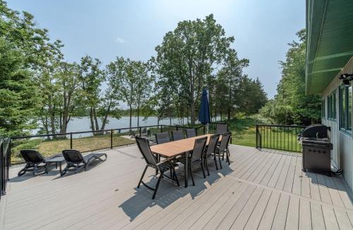 Rideau Lakes House | Private waterfront nature escape