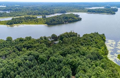 Rideau Lakes House | Private waterfront nature escape