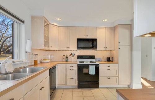 Chestertown House | Private Waterfront Paradise w/Pier - Kayak to Historic Chestertown!