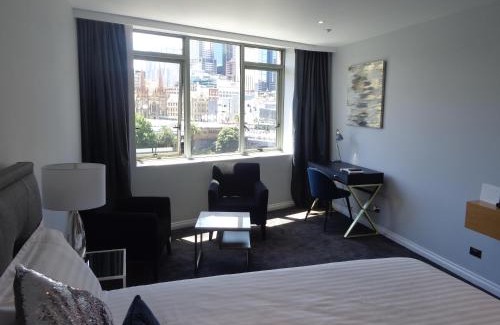 Southbank Apartment | PrivateStudio in Quay West Building