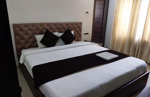 Paltan Bazaar Hotel | Priya Tours and travels