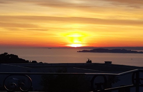 Montredon House | Propriété Avec vue et Piscine