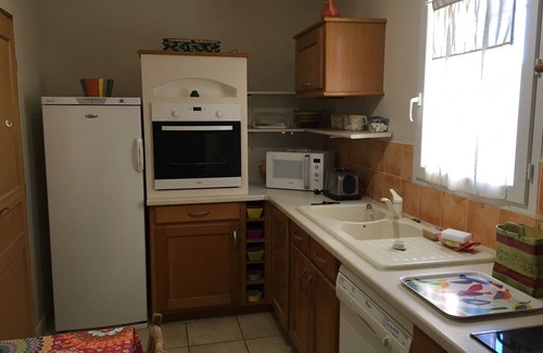 Saint-Saturnin-les-Avignon House | Provence countryside, house 100m2, private pool for 6