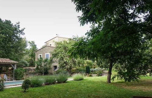 Gordes Villa | Provencal villa, stylish and quiet location in the beautiful Luberon