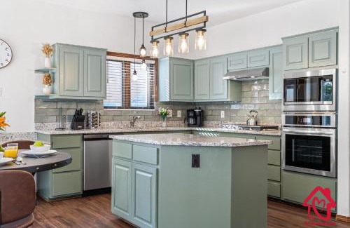 Northeast Heights House | Pueblo Moon w Pool - An Irvie Home