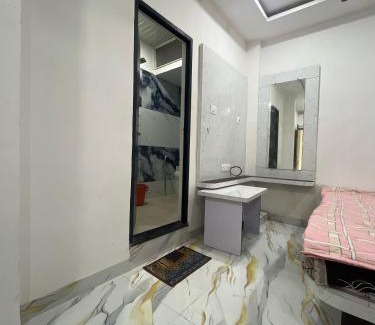 Omkareshwar Apartment | Pujaripalace