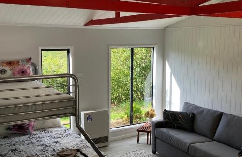 Omanawa Apartment | Punga Grove