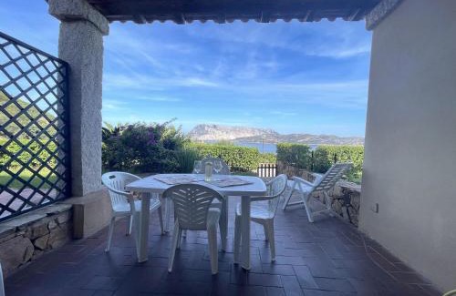 Capo Coda Cavallo Apartment | Punta Est Giardino e Vista Mare