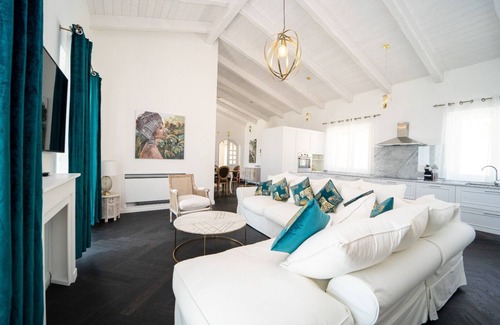 Gasperina Villa | Pure privacy with incredible sea views