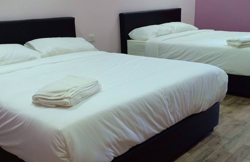 Teluk Panglima Garang House | Purple Dream Homestay