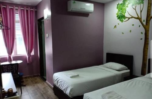 Teluk Panglima Garang House | Purple Dream Home