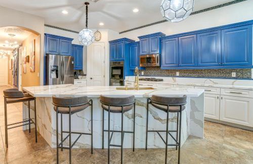 Canyon Trails House | Putting Green and Hot Tub Goodyear Retreat!