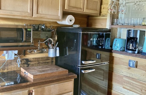 Woodland Park Cabin | PVP53 Luxury Tiny Cabin Overlooking Scenic Views — With Private Hot Tub!
