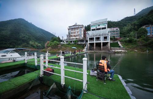 Chun'an House | Qiandao Lake Xinyue Homestay