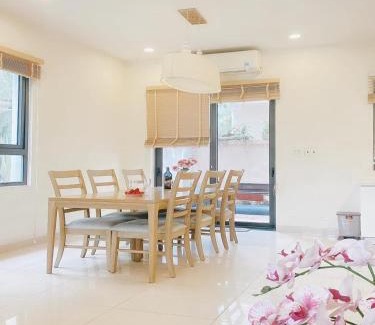 Bai Chay Villa | Quỹ Villa 5 Ngủ gần biển
