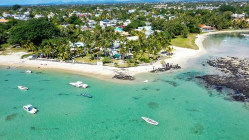 Grand Gaube Apartment | Quaint 2BDR beach apartment in a fishing village