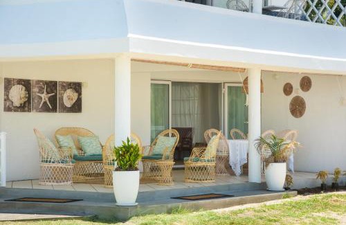 Grand Gaube Apartment | Quaint 2BDR beach apartment in a fishing village