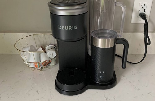 Port Clinton House | QUAINT 2BR LAKE COTTAGE 1 MINUTE WALK TO JET EXPRESS AND RESTAURANTS