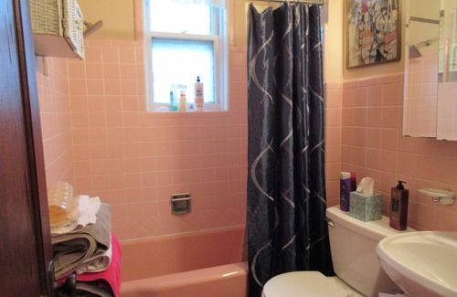 St. Louis Apartment | Quaint Arts and Crafts Five Room Second Floor Flat