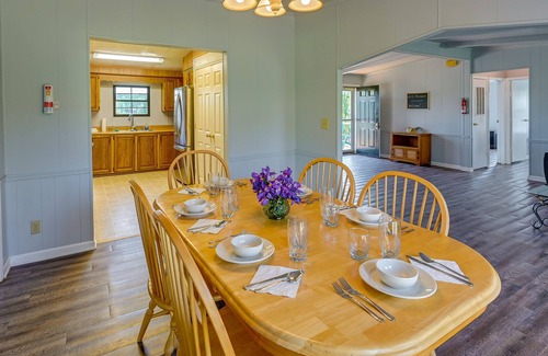 Asheboro House | Quaint Asheboro Home ~ 1 Mi to North Carolina Zoo!