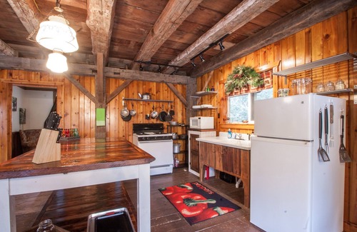 Benton Cabin | Quaint Cabin Near 2 PA State Parks - Ricketts Glen & Worlds End