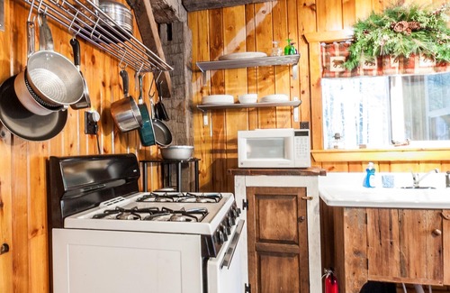 Benton Cabin | Quaint Cabin Near 2 PA State Parks - Ricketts Glen & Worlds End