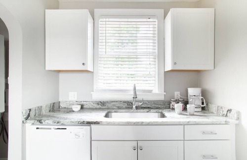 Midtown Cottage | Quaint Cottage close to Vanderbilt and Downtown