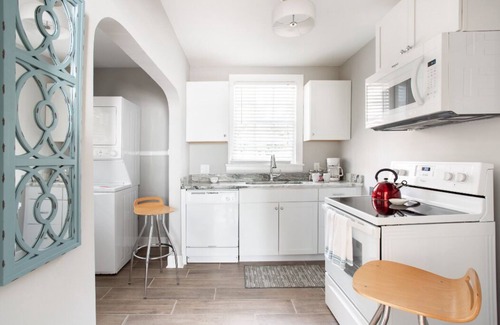 Midtown Cottage | Quaint Cottage close to Vanderbilt and Downtown