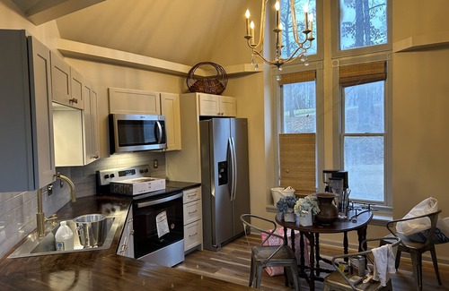 Pegram Cottage | Quaint Cottage in the Woods 20 minutes to Downtown