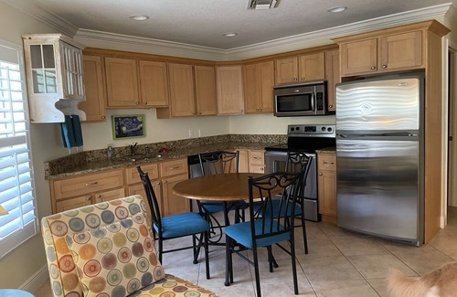 Braden River House | Quaint Country Charm! Private Guest House