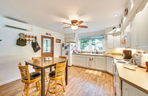 Elysburg Cottage | Quaint Elysburg Cottage: Walk to Knoebels Resort!