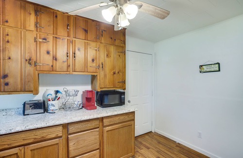 Hudson Lake Cottage | Quaint Grams Lake Cottage: Pets Welcome!