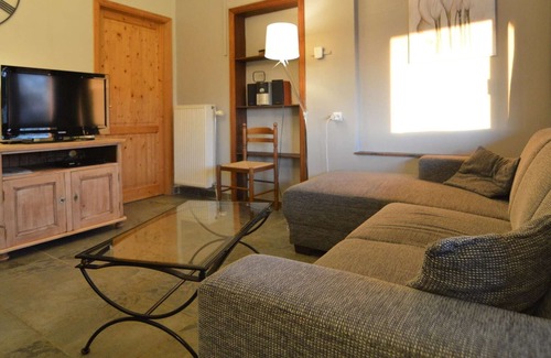 Awagne Cottage | Quaint holiday home with heated indoor pool
