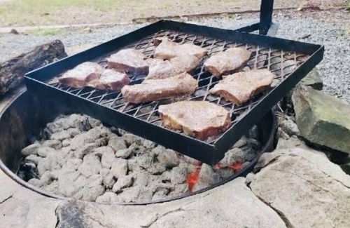 Hardwick House | Quaint Lake House