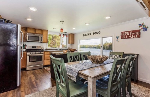 Springfield House | Quaint lakefront; firepit, boat, kayaks, paddleboard, grill, laundry, hammock