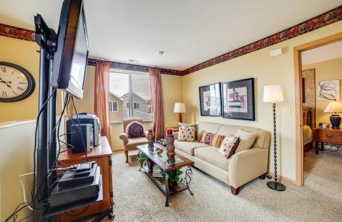 Park Forest Apartment | Quaint Park Forest Apartment - Near Golf Courses!