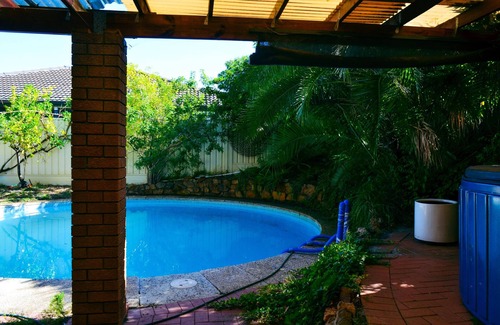 Willetton House | Quaint & Peaceful Auxiliary Guest Home 2 Bedroom