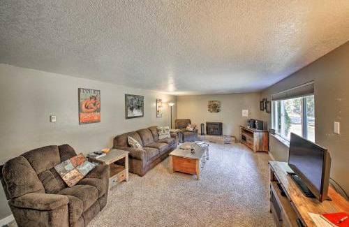 Priest River House | Quaint Priest Lake Cabin with Patio Less Than 1 Mi to Lake!