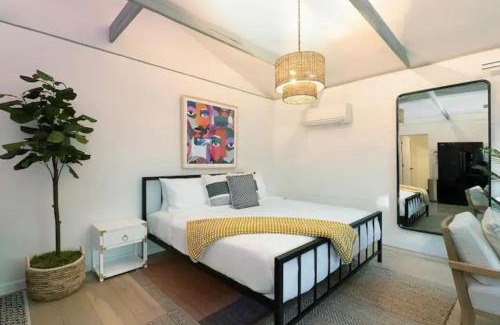 Little Italy House | Quaint Studio for 2 in the Heart of Little Italy