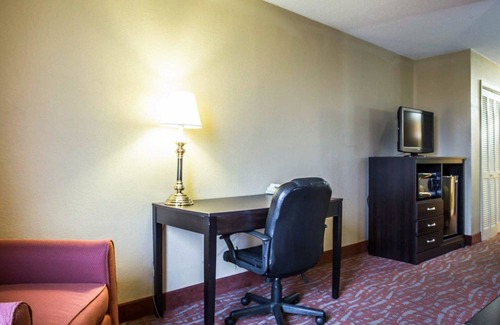 Monroe Hotel | Quality Inn And Suites Monroe
