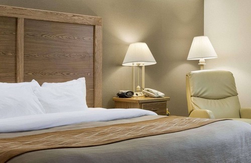 Bismarck Hotel | Quality Inn Bismarck I-94