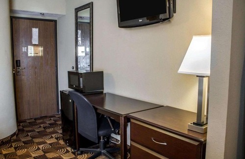 Brunswick Hotel | Quality Inn Brunswick Cleveland South