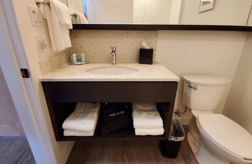 Regional District of Nanaimo Hotel | Quality Inn