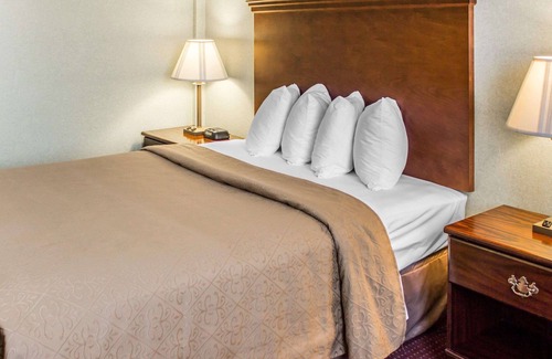 Franklin Hotel | Quality Inn & Conference Center Franklin Downtown